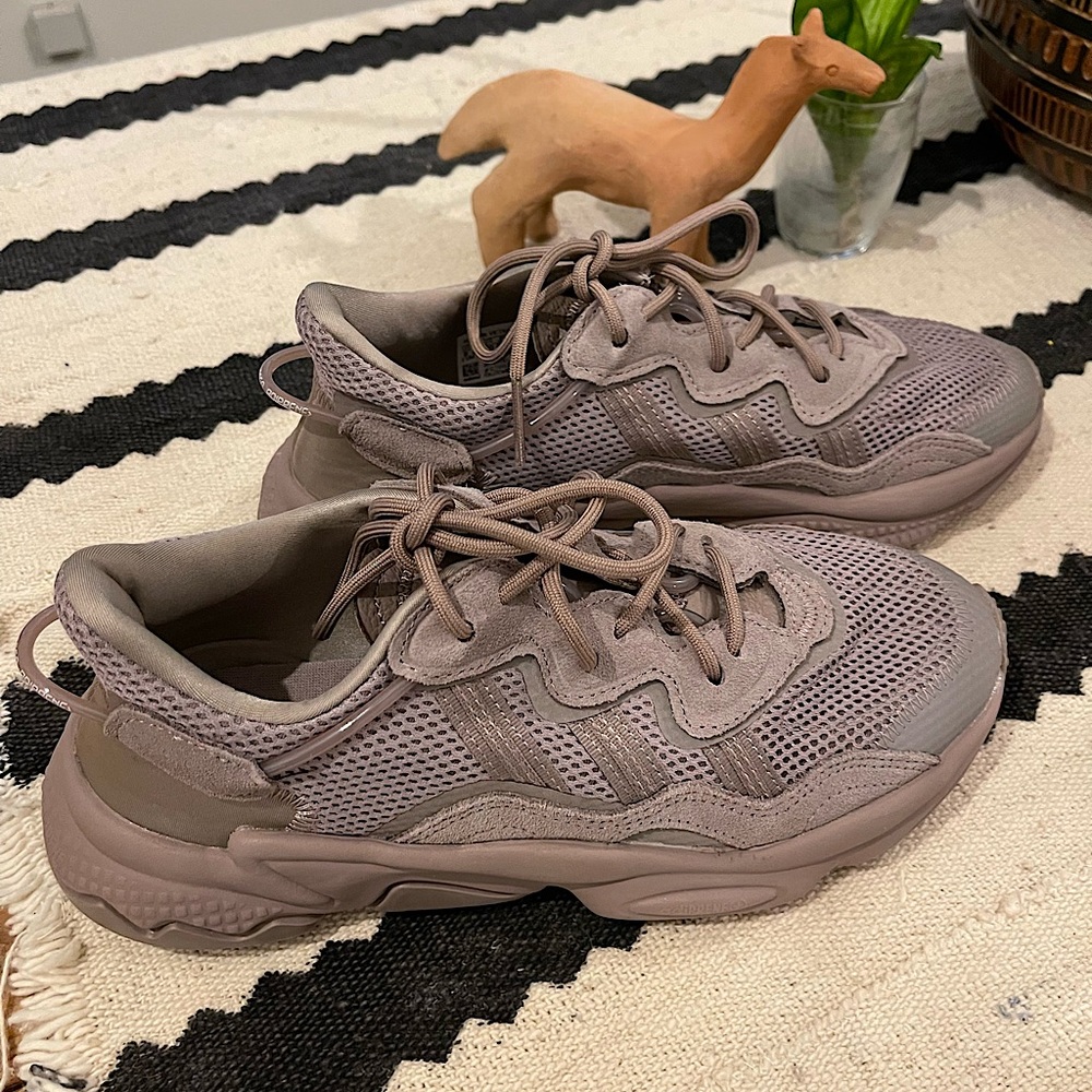 Adidas Ozweego casual sneakers